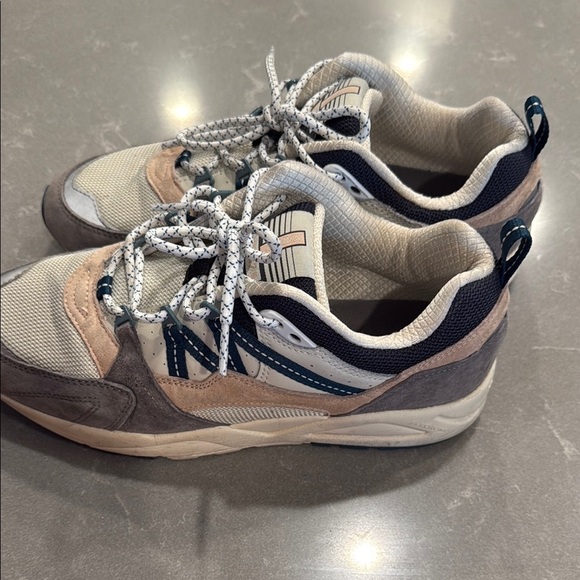 Karhu Cream and Blue Retro-Inspired Athletic Shoes - Picture 5 of 8